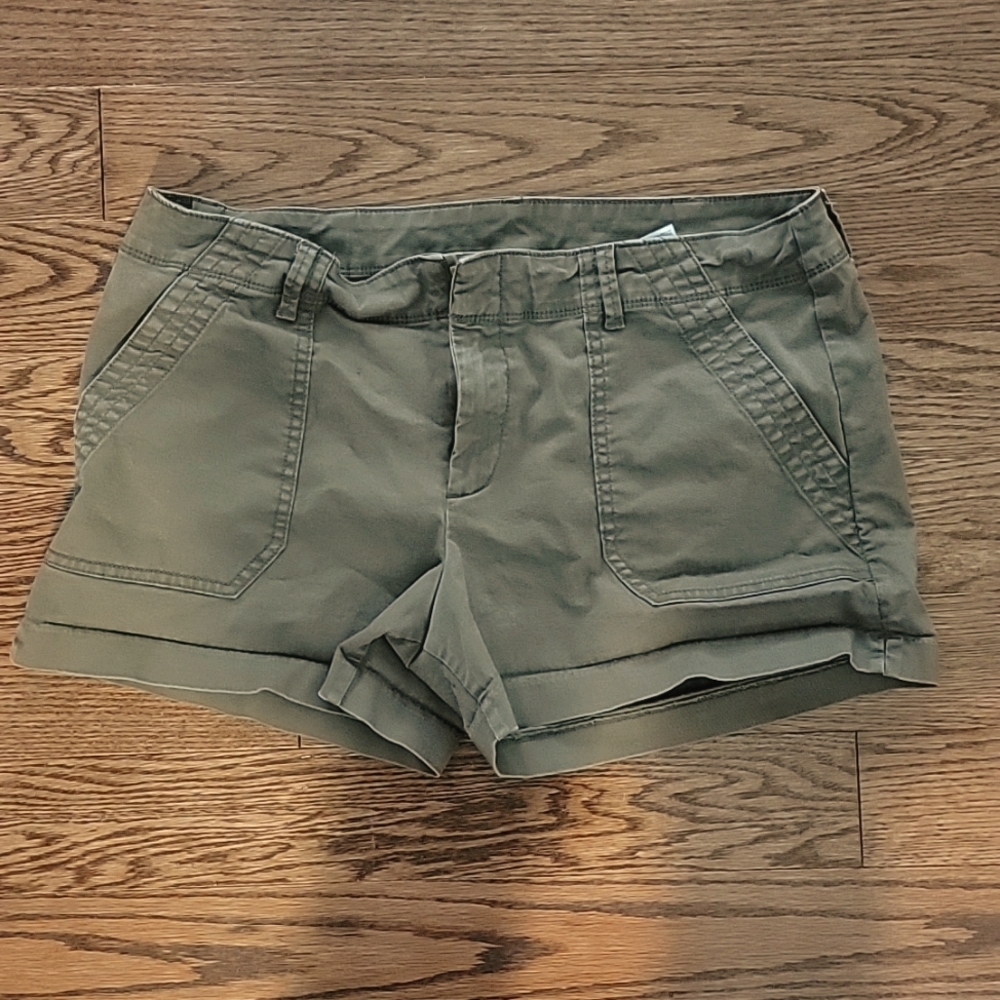 Women old navy green shorts